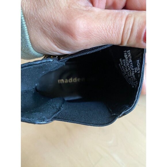 MADDEN girl Women's "Honey" Chain Chelsea black ankle boot sz 5 - Picture 7 of 9